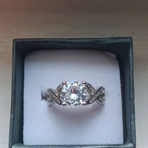 Stunning CZ Diamond Engagment/Promise Ring (Size 6)